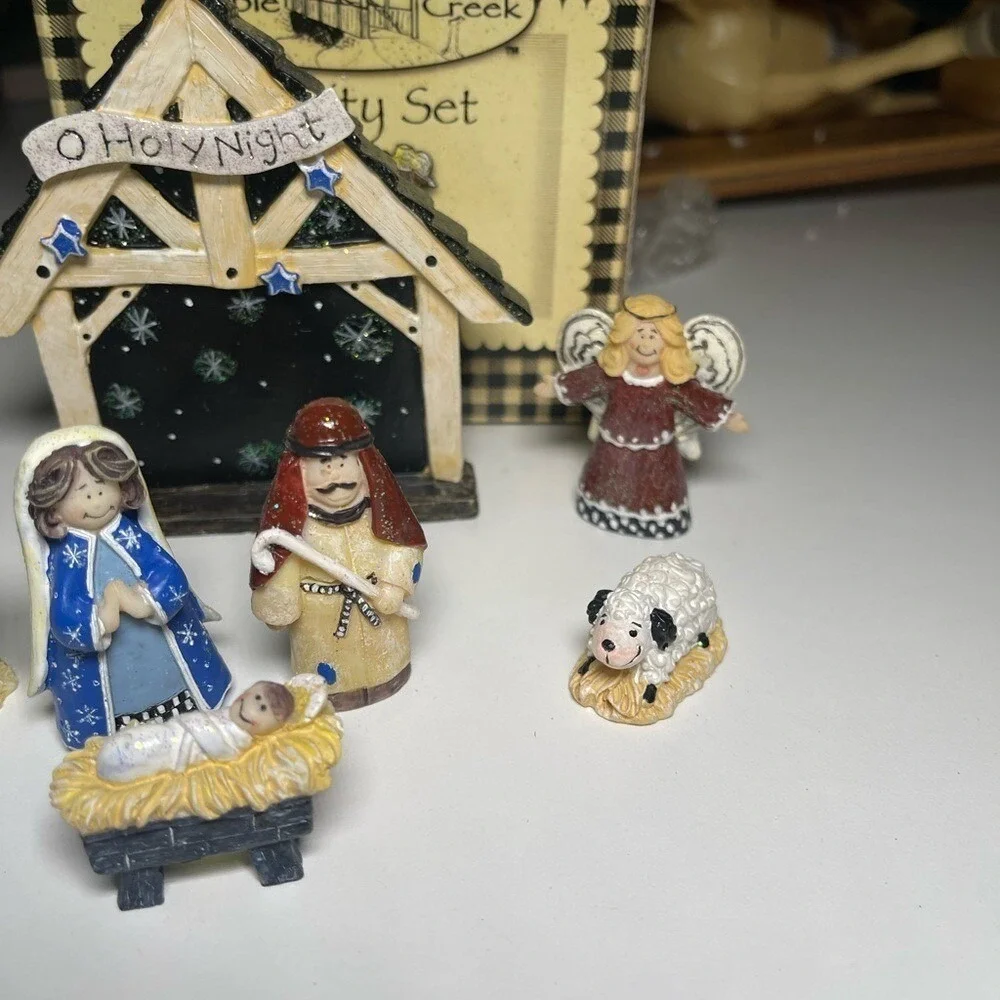 7‎ piece nativity set